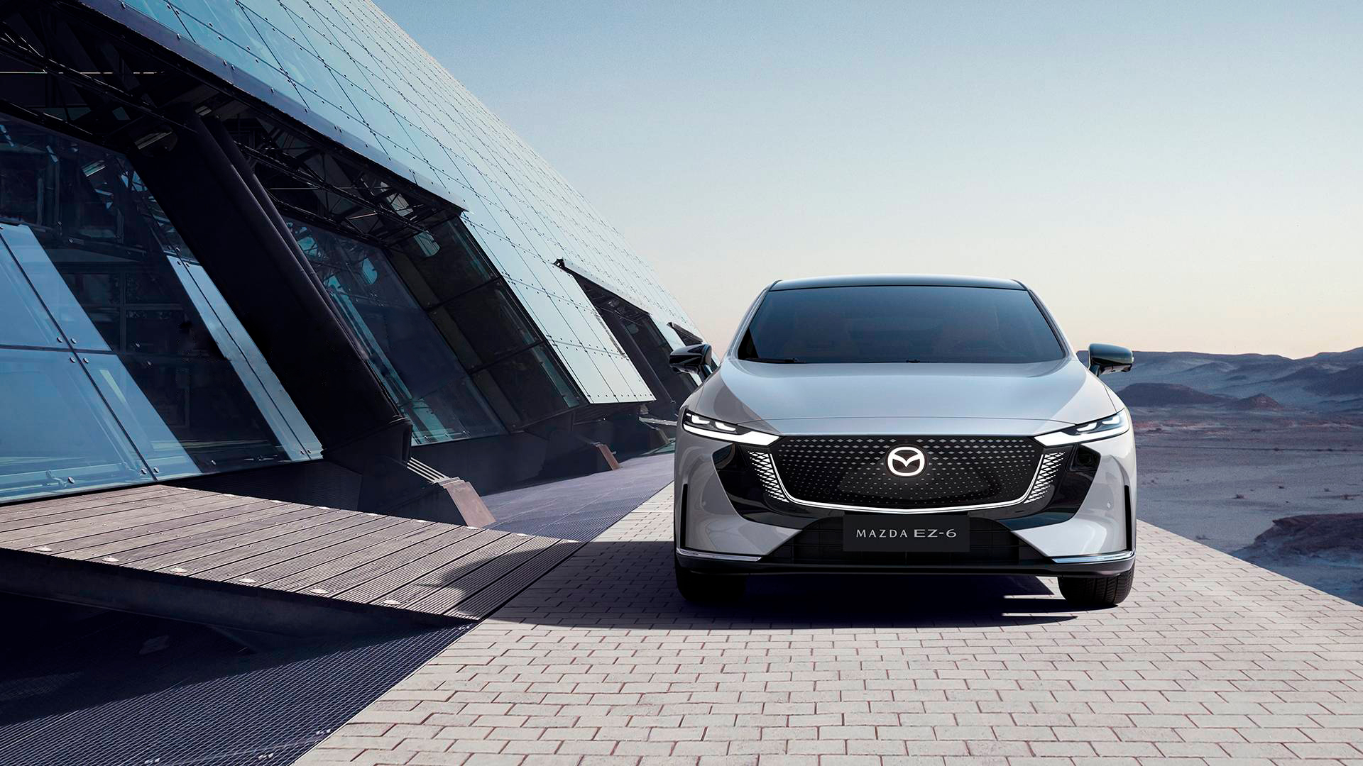 Гібридний автомобіль Mazda EZ-6